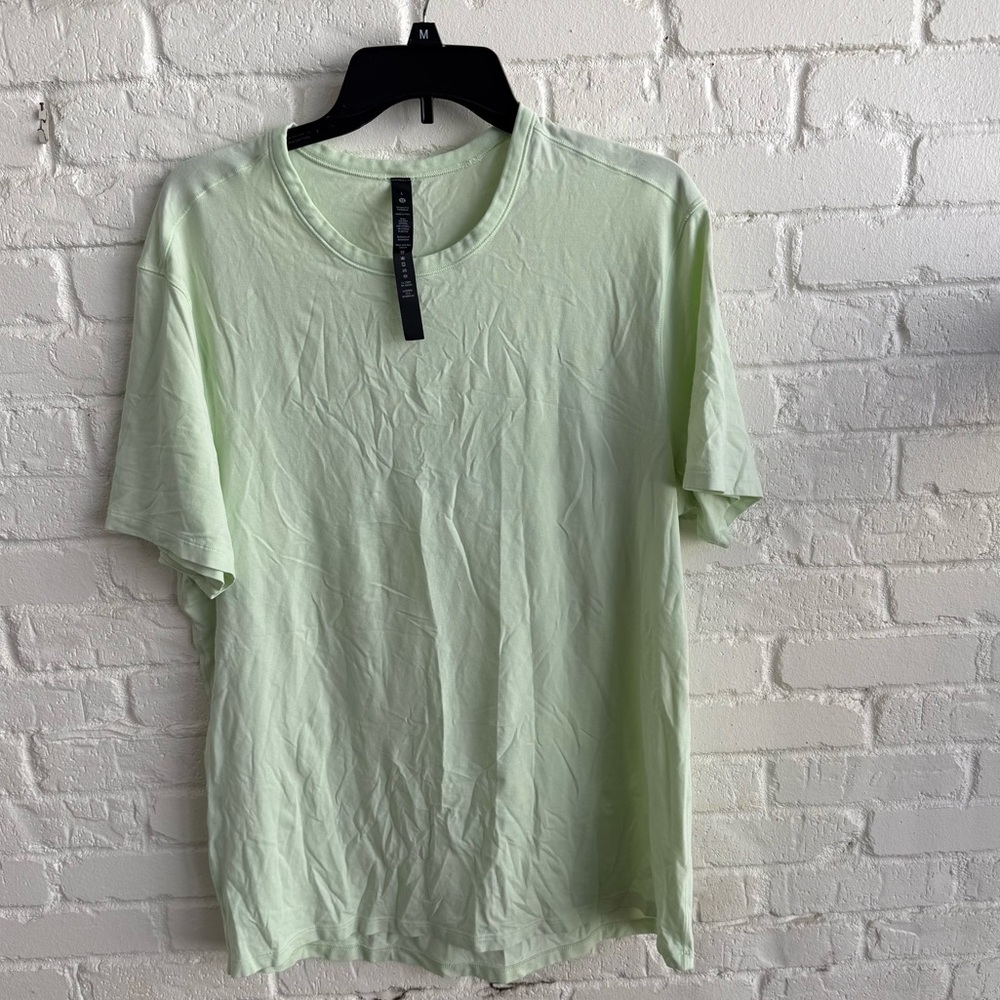 Lululemon Men’s Tshirt Size Large